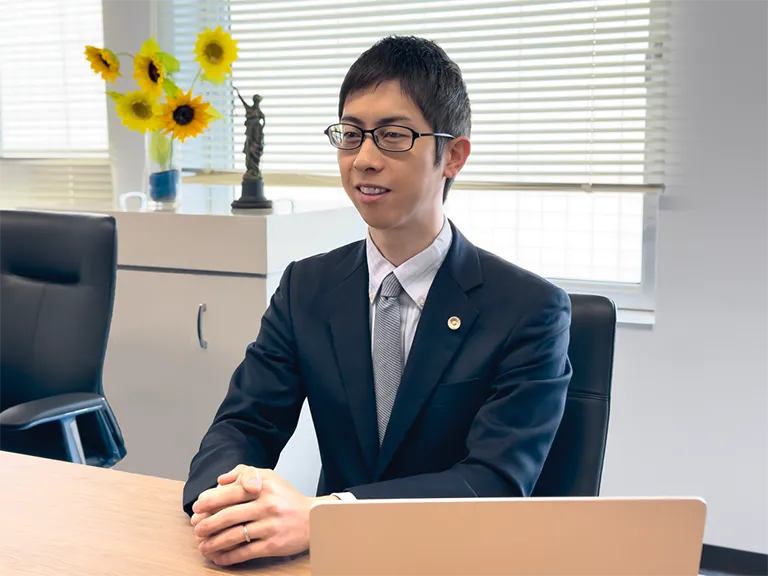 田村弁護士の写真